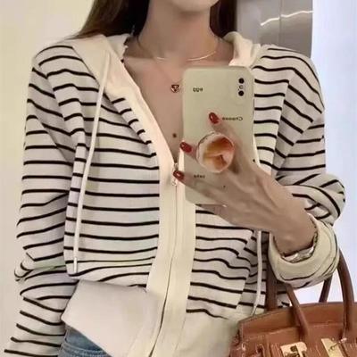 连帽针织开衫女2025年春秋季条纹短款黑白撞色卫衣内搭上衣外套