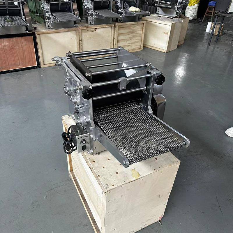 玉WDG米饼商用小型仿机手工面饼成型机全自杂粮机面饼源动头厂家