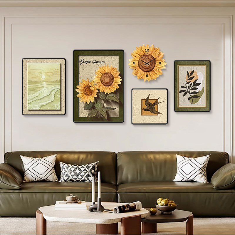 中古风向日葵客厅沙发背景v墙装饰画高级感餐厅组合挂画挂钟表壁
