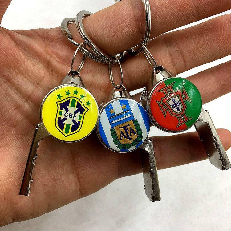 西班牙意大利阿根廷巴西法国足球钥匙扣金属口哨球迷用品礼品奖杯,运动/瑜伽/健身/球迷用品,球迷用品,淘宝优惠券,粉丝福利购,淘宝优惠卷