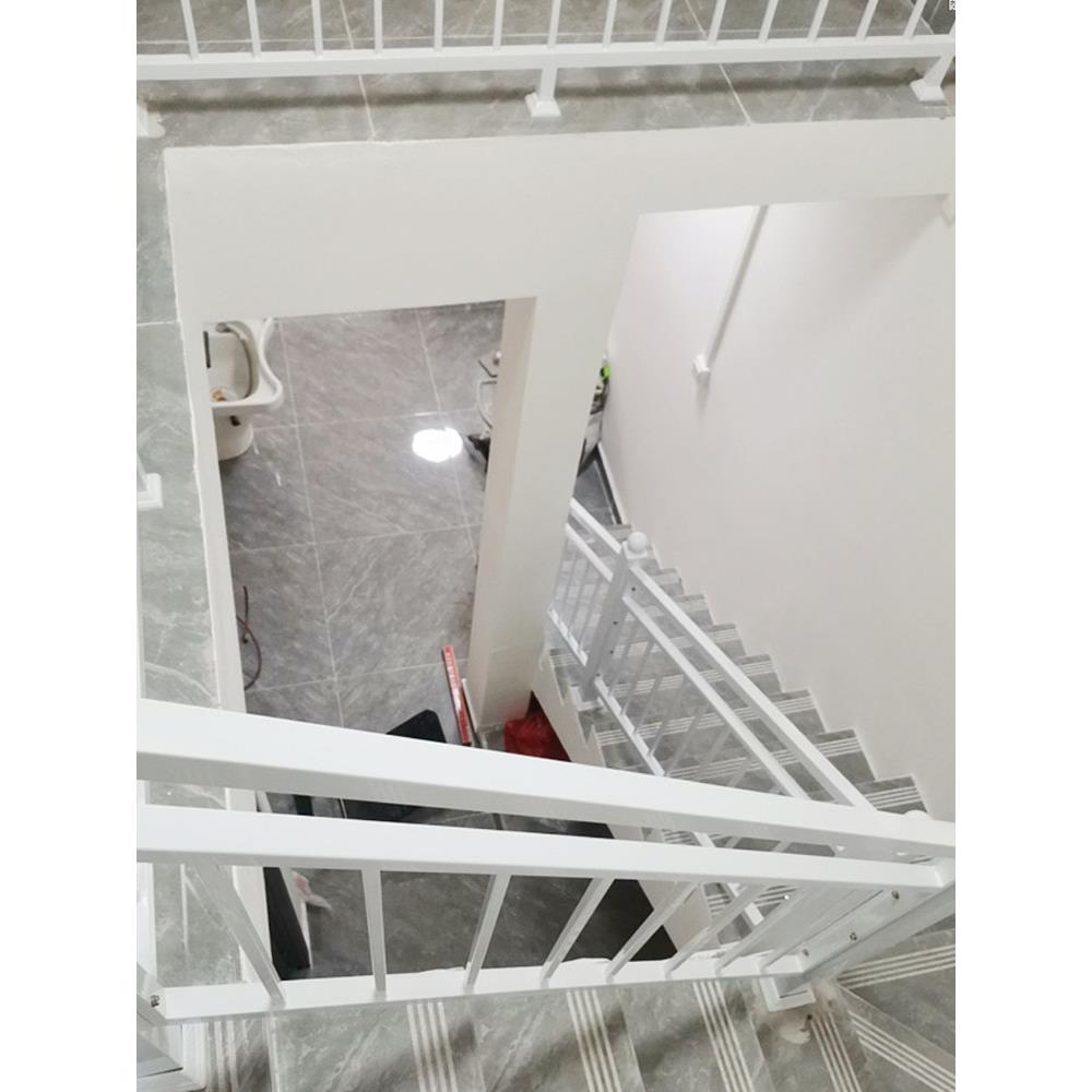 现代铁艺楼梯扶手实木阁楼围栏走廊飘窗铁艺栏杆室内家用阳台护栏