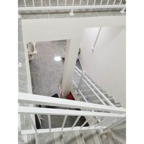现代铁艺楼梯扶手实木阁楼围栏走廊飘窗铁艺栏杆室内家用阳台护栏