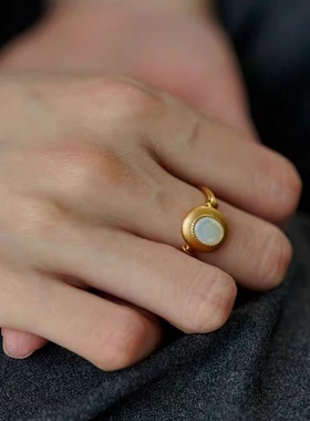 韩式浪漫《白豆丁》贝母戒指镀金小众复古优雅指环简约时尚通勤女