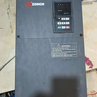 37kw成色如圖功能完好現(xiàn)場 議價(jià)眾晨Z2400變頻器30