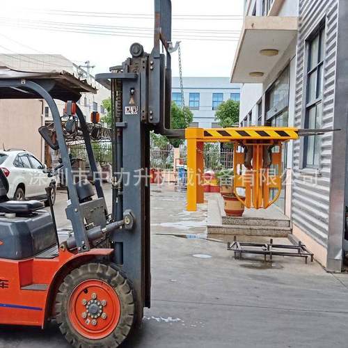 叉车四油桶夹具吊具塑料桶铁桶叼口式吊夹行车油桶吊具搬运吊夹