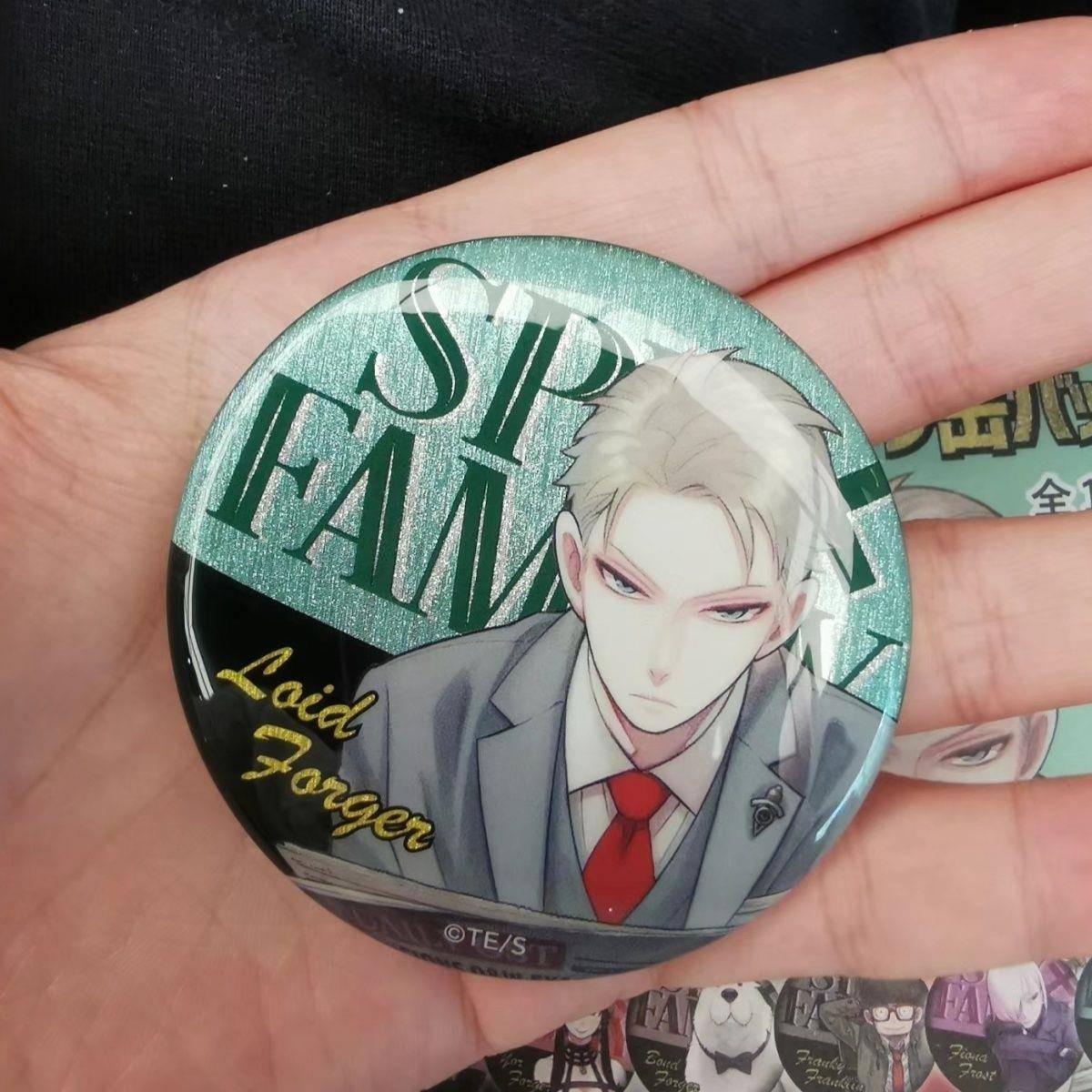 间谍过家家黄昏SPY动漫周边马口铁吧唧徽章胸章尼亚约尔