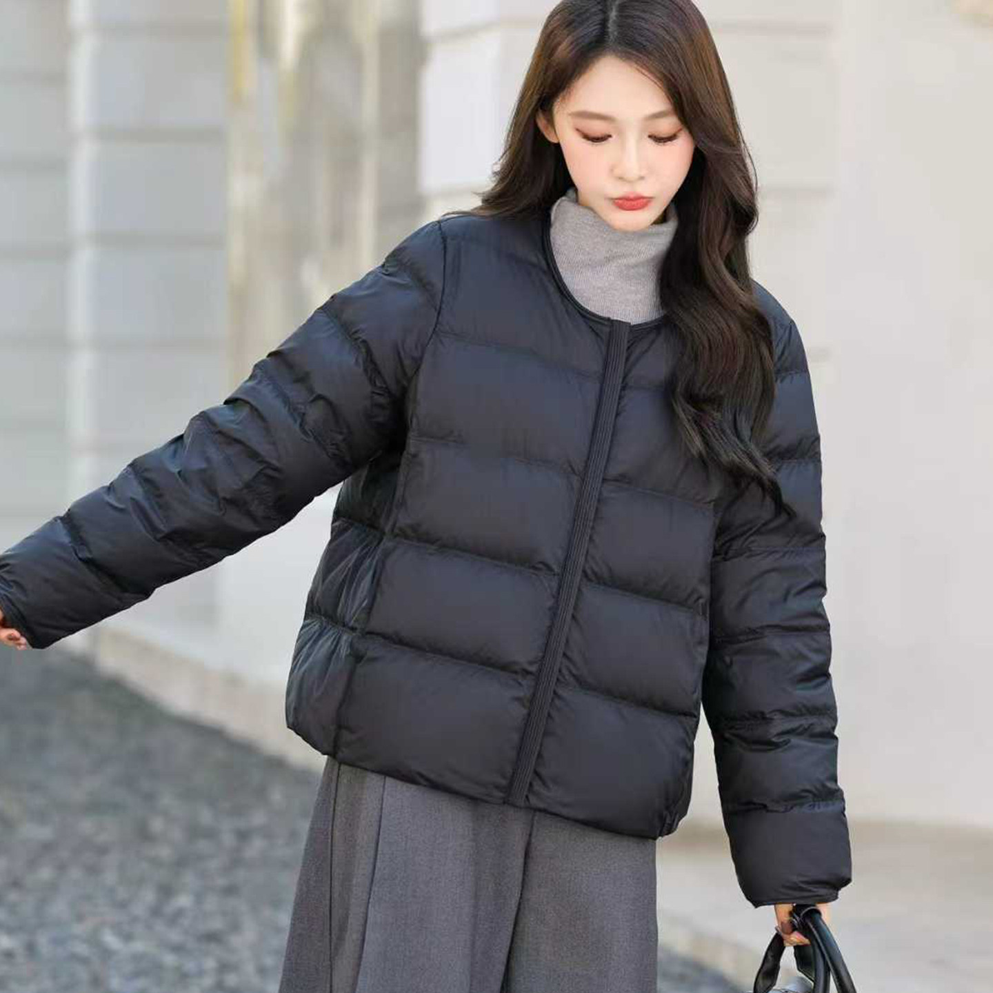 90绒白鸭绒短款圆领羽绒服