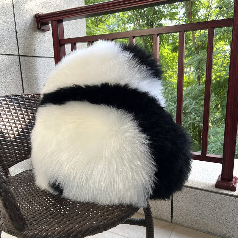 熊猫抱枕真羊毛萌兰沙发花花靠垫女生轻奢高级感可爱礼物客厅靠枕