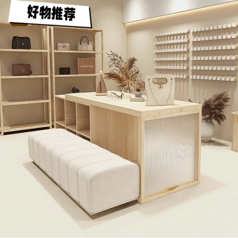 服装店实木桌子中间摆放轻复古中岛展示台网红女装店亚克力流水台