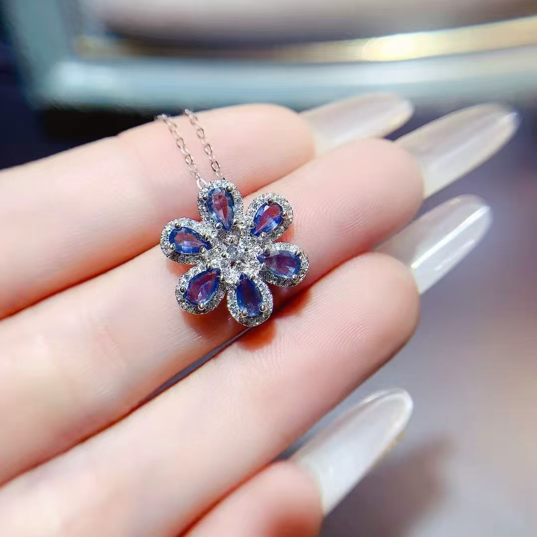 【地大珠宝】天然蓝宝石轻奢小众蓝色花朵项链女锁骨链高级感3*5