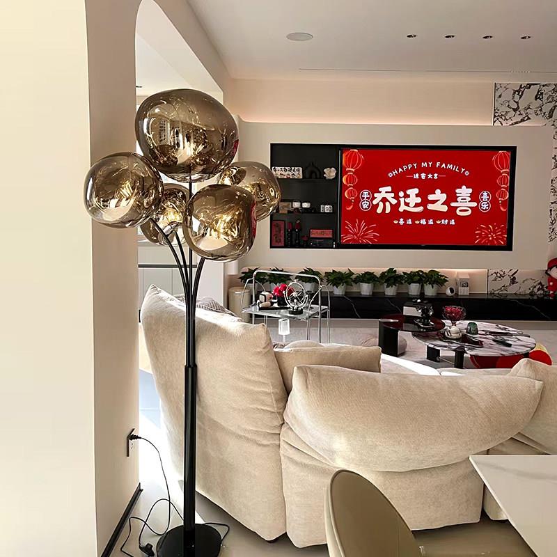 2025新款客厅熔岩落地灯现代创意卧室落地氛围灯沙发旁边轻奢灯具