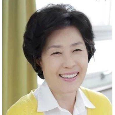 中年女士老人假发套真人发真发假发女式短发中老年假发妈妈短卷发