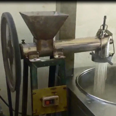 商用电动自动榨酸粉机生榨米粉机器面条机压面机挤面不锈钢饸饹机