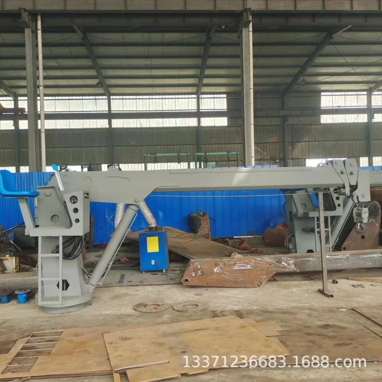 船吊船用吊机甲板伸缩吊渔船养殖吊克令吊生活物资吊浮吊码头吊