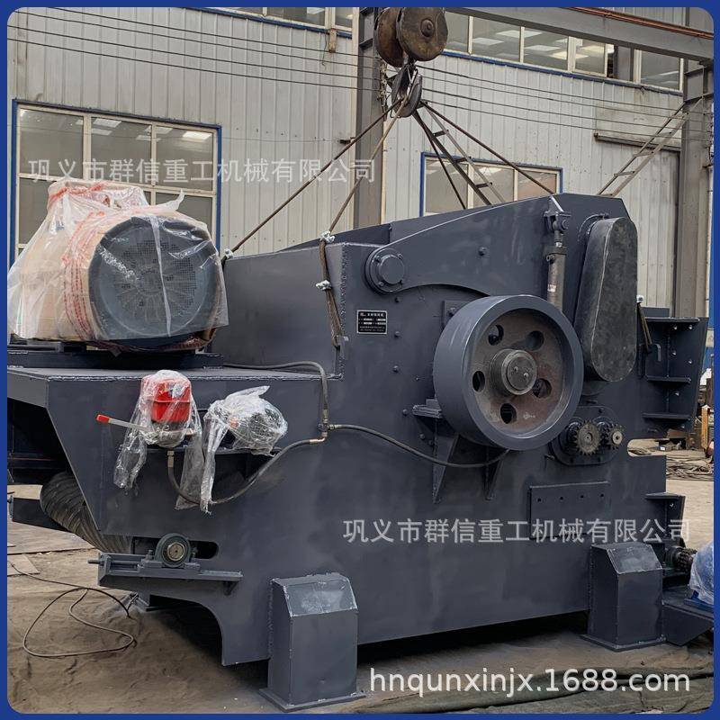 大型木材破碎机破碎树根废旧木头模板动力强大移动式综合破