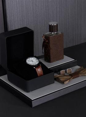 展厅绅士男手表香水陈列摆件缎面小托盘样板间意式衣帽间衣柜软装