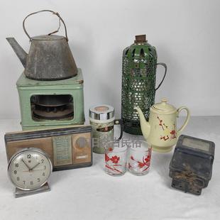 怀旧的旧物品民间旧茶壶温水水壶水壶水壶玻璃杯70年代和80年代装