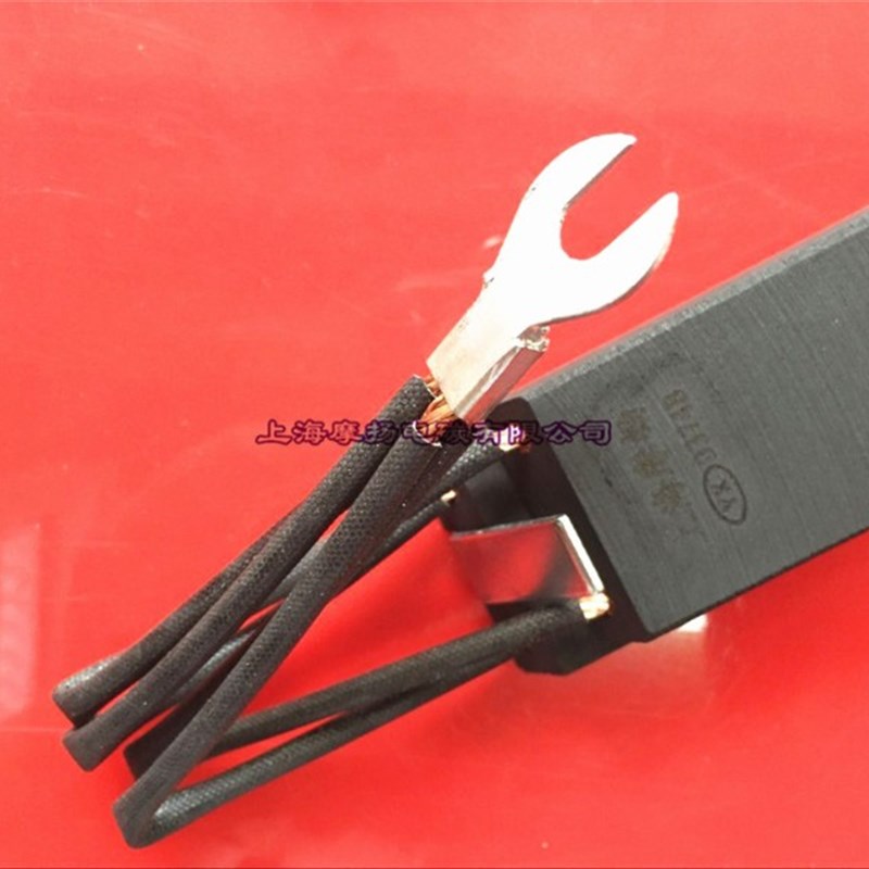 【质量好】工业电机电刷 直流电机碳刷D374B 2X(8X32X60)MM
