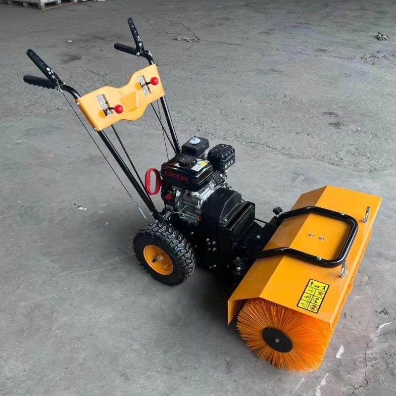 用街式道学校校区小型汽油抛雪家机 力15马手推扫雪机 出口俄510