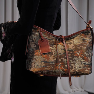 【万物呈祥】织金提花·汉宫秋月 牛皮CARRYALL斜挎包31*15*24cm