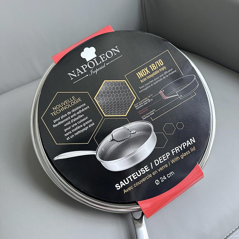 一年难遇！法标！99欧！18/10不锈钢高端陶瓷釉蜂窝带盖子24CM煎