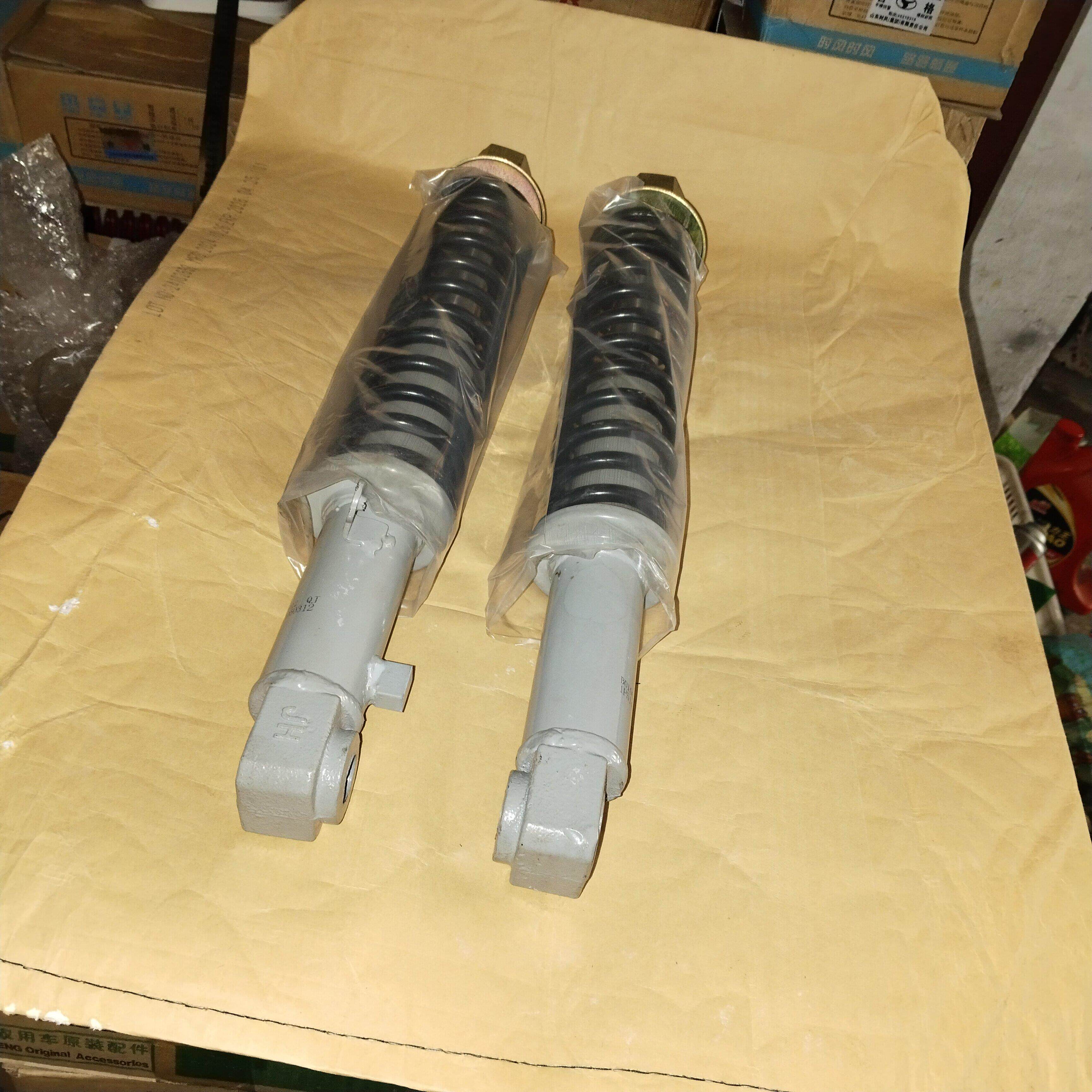适用福田五星雷沃原厂三轮摩托车前减震器.农用三轮200/250型减震