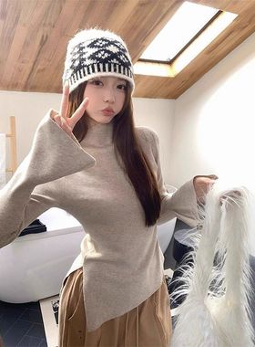 甜辣半高领毛衣女秋冬内搭斜领喇叭袖高级感修身开叉针织打底上衣