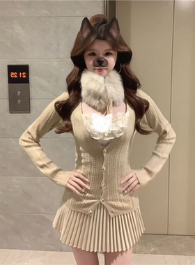 白水女 蒂安娜小姐 V领羊毛针织开衫&U领蕾丝吊带女保暖纯欲上衣