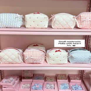 漂亮便携化妆包高级感精致小型公主外出便携伴手礼女士外出洗漱包