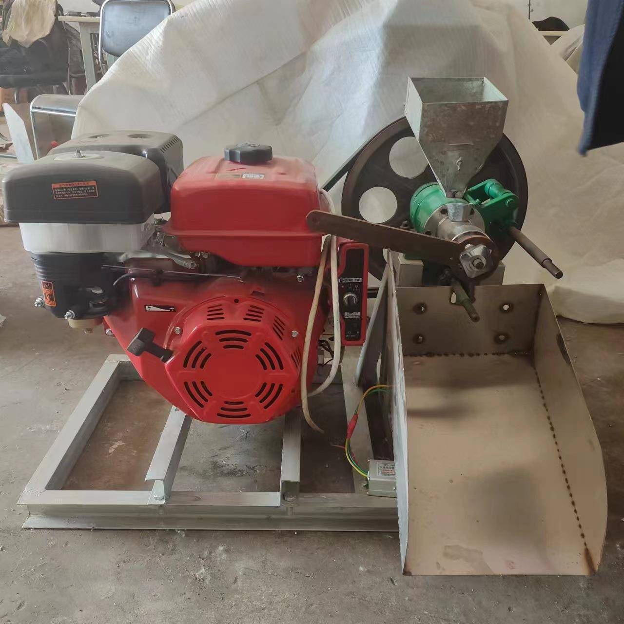 新型五谷杂粮面粉全套糖酥果机空心食品商用玉米大米多功能膨化机