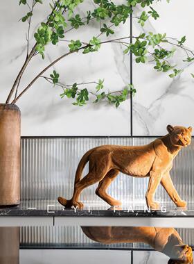 一匚创意轻奢咖色猎豹摆件样板间售楼处客厅别墅复古动物软装饰品