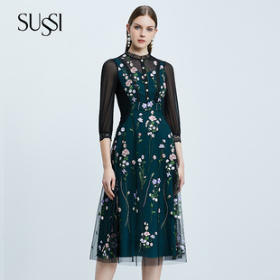 SUSSI古色早春新款黑色绿色刺绣立领中长款连衣裙女