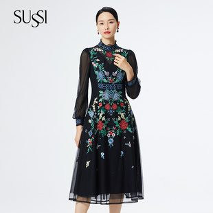 SUSSI/古色23春季商场同款黑色刺绣立领灯笼袖中长款连衣裙女