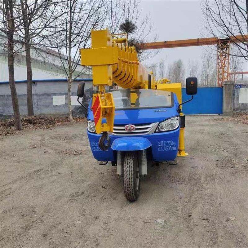 YXB工厂制造子轮三吊车农吊用柴油工程建设三轮车三马改装三轮吊