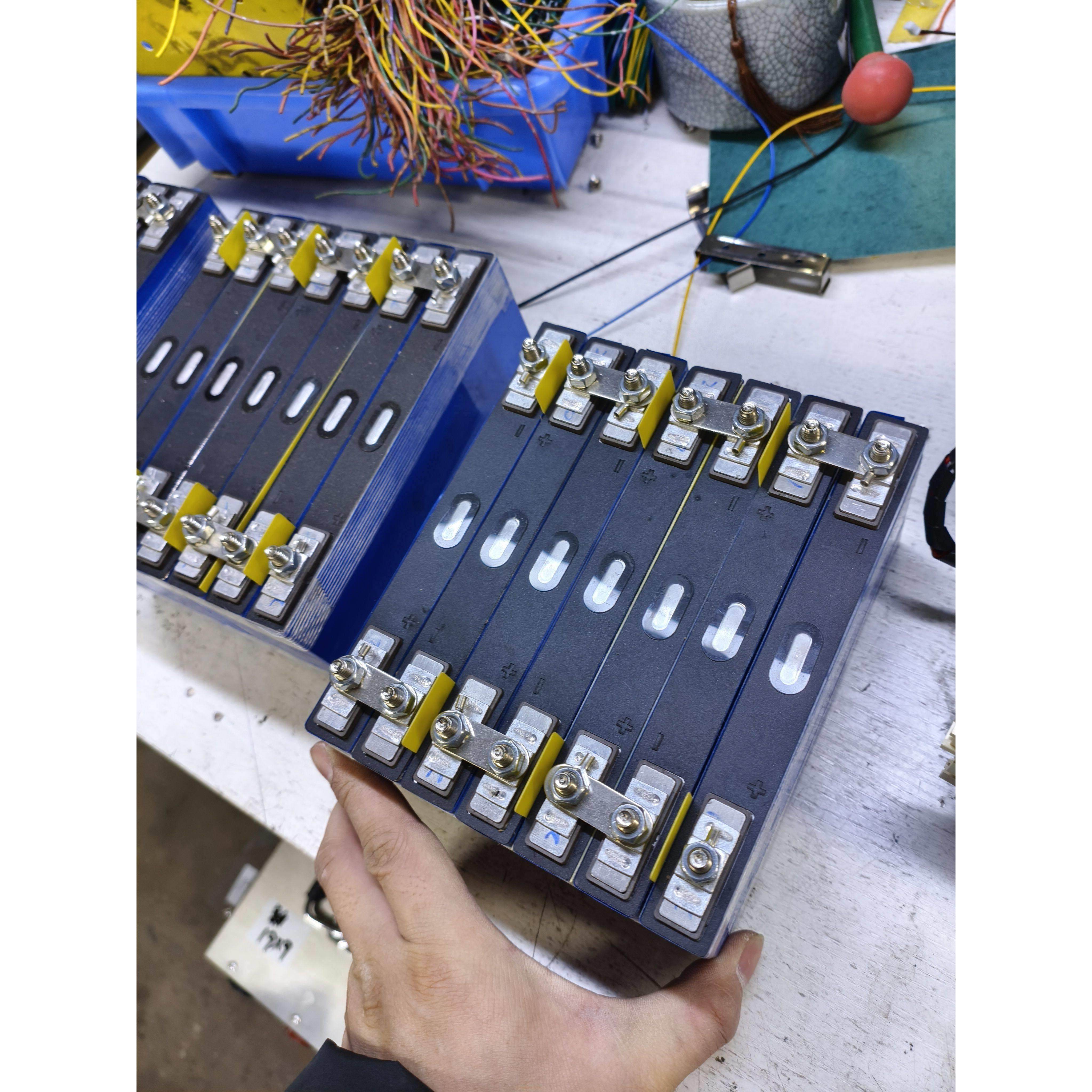 高倍率20安强启电芯三元锂电池组货车工程车应急启动电源12V24V
