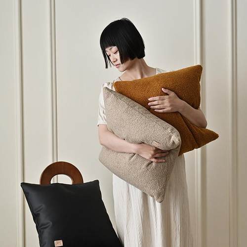 UCK又壳 |北欧设计纯色方形简约客厅家用沙发抱枕床头靠枕生态皮