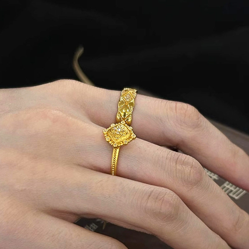 小红书同款点钻四叶草菱形戒指2025古法金色满钻爆闪指环