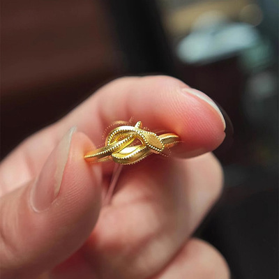 小红书爆款盘缠灵蛇缠绕戒指女2025本命年小金蛇拜岁指环