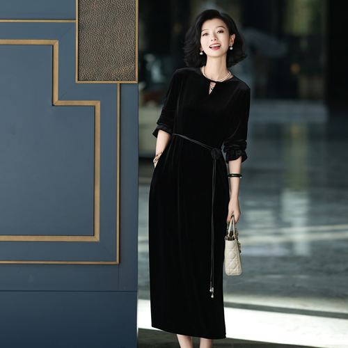 设计感气质显瘦丝绒黑色连衣裙女