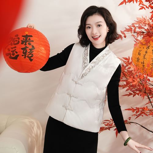 新中式国风刺绣盘扣羽绒服背心女