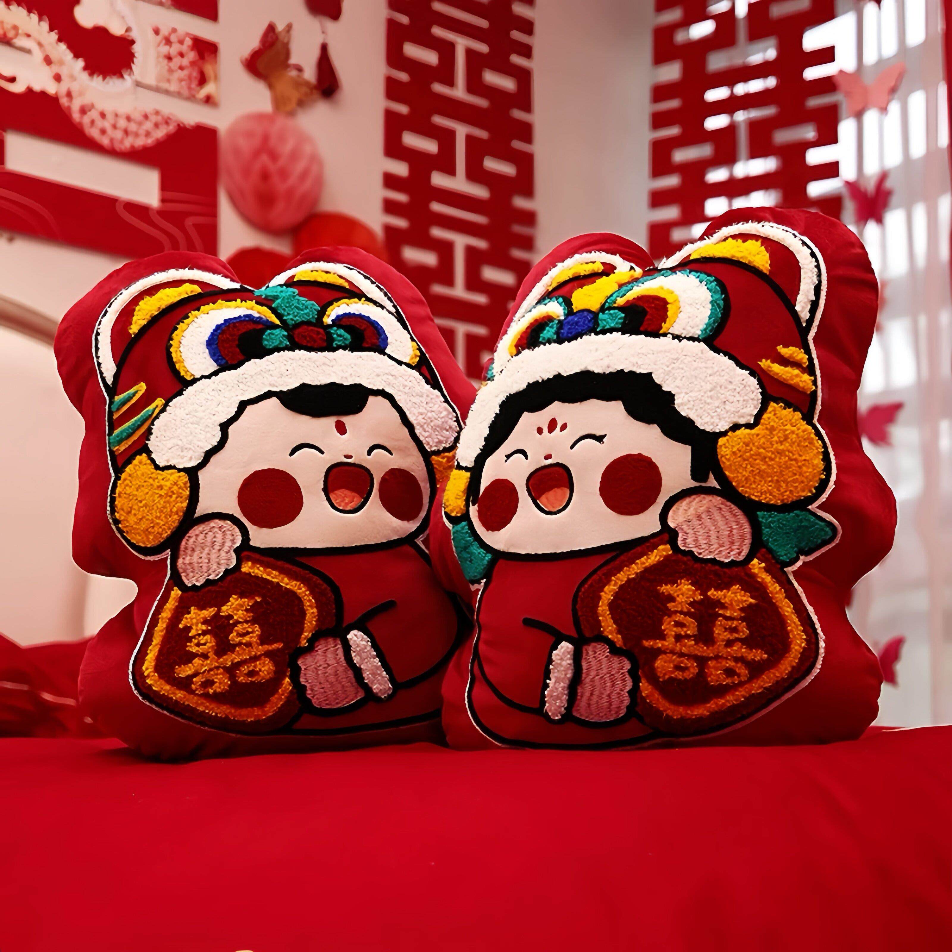 压床娃娃一对结婚新款高档红色喜字抱枕金童玉女婚庆喜娃新婚礼物