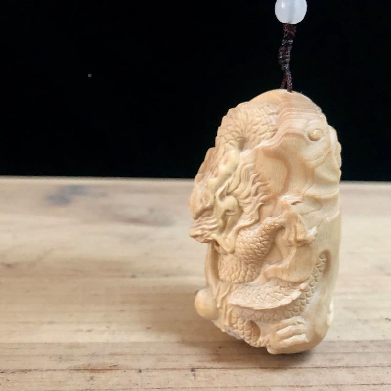 小叶黄杨木雕珠生肖龙件挂盘龙爪手把件龙手吐实木送礼工艺品PIN