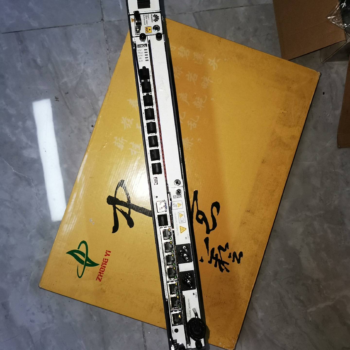 议价OSN1800I。带一张UXCL，一张APU,带挂耳