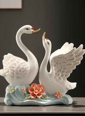 陶瓷天鹅摆件客厅欧式卧室白天鹅家居桌面摆件玄关装饰品送礼结婚