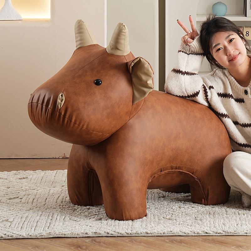 儿童动物凳子轻奢卡通换鞋凳创意坐墩小牛造型坐凳客厅沙发搁脚凳