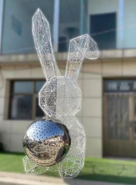 大型不锈钢镂空兔子雕塑铁艺网格发光动物户外园林景观落地装饰