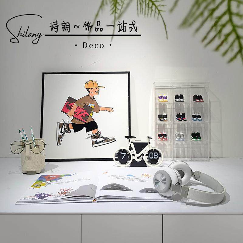 现代轻奢风儿童样板房运动主题篮球滑板鞋子男童桌面挂画摆件套装