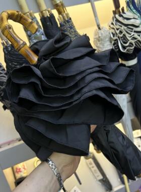 日系黑胶花边纯色洋伞黑色公主伞半自动二折伞竹手柄防晒抗UV