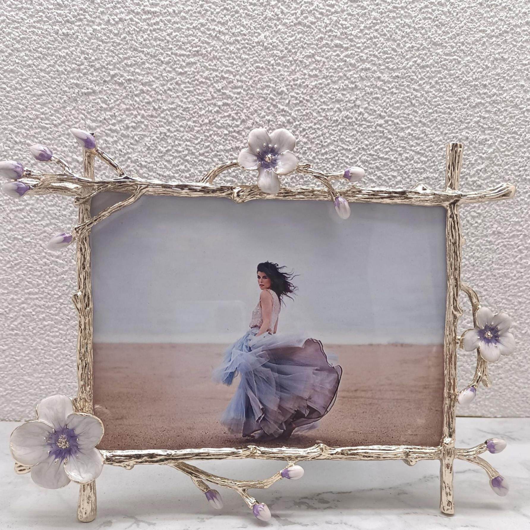 婚纱照情侣照相框摆台轻奢简约紫梅花北欧简约客卧室床头装饰摆饰