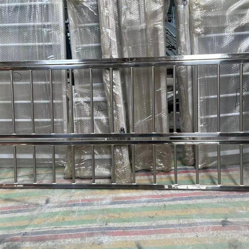 不锈钢多功能折叠晾衣架窗户防护栏阳台窗户室内安全落地防盗窗栏